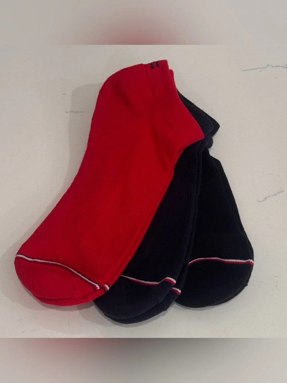 Tommy Hilfiger Men's 3-Pack No Show Socks NWOT Red Navy Black